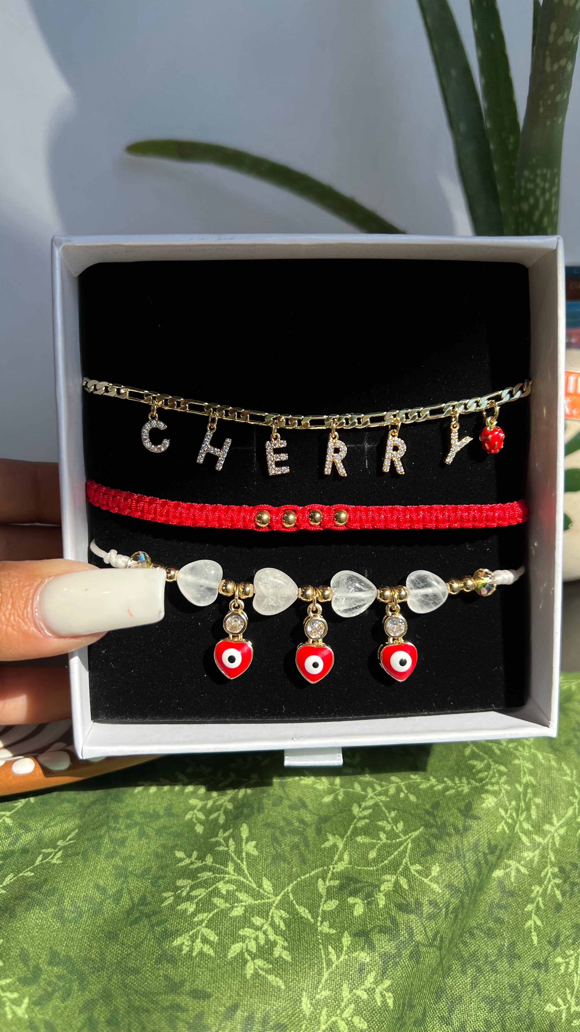 “Como la Cherry” Bracelet Set