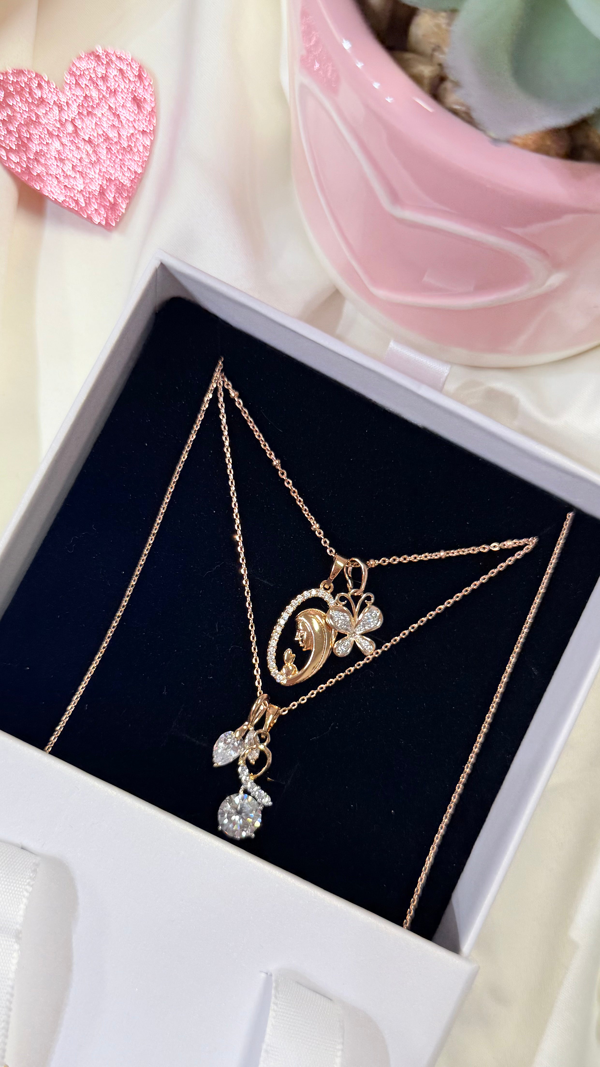 Champagne Mary Necklace Set