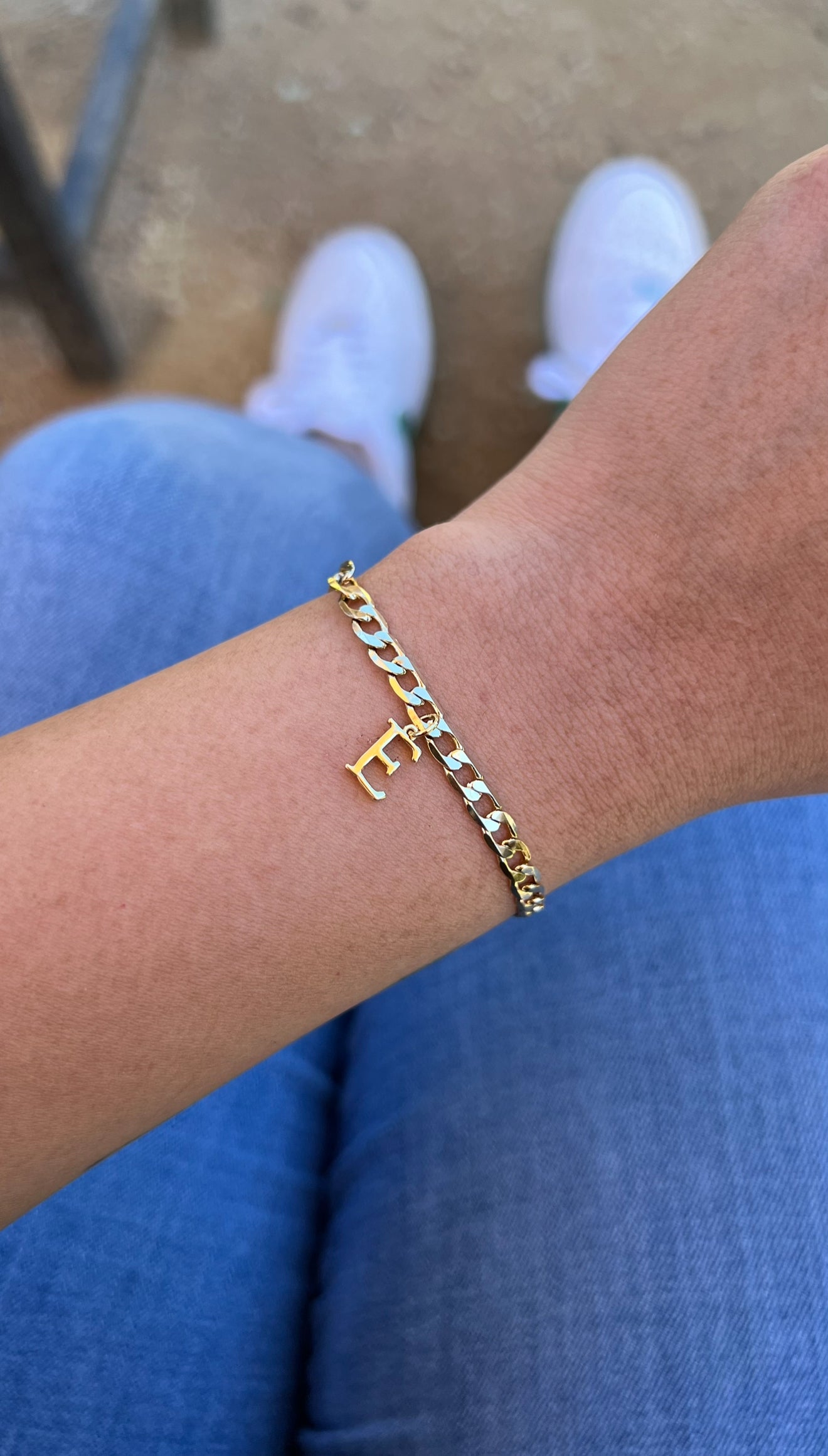 Pulseras de pareja con inicial de cadena