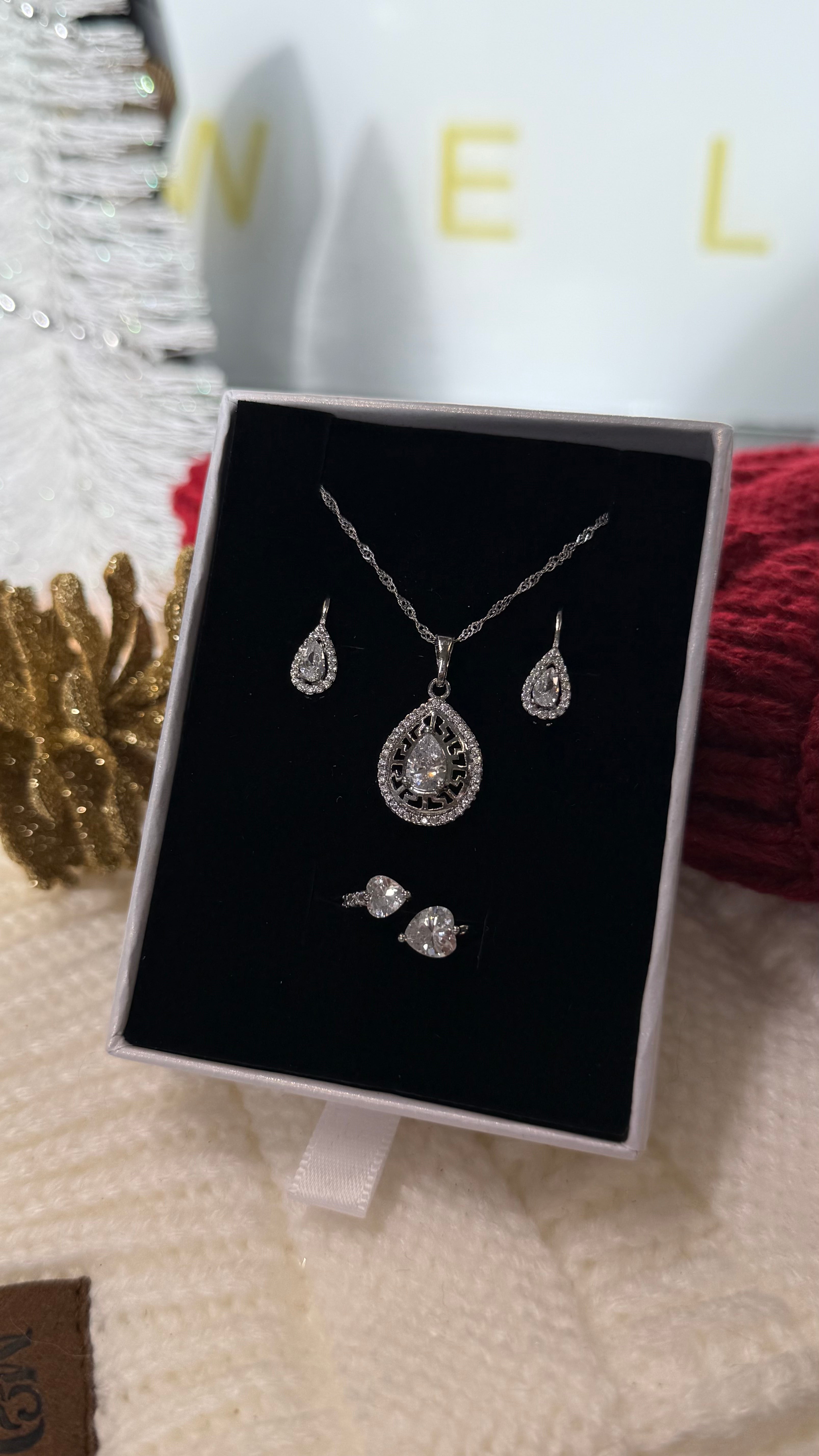 Pear Shape Frosted Necklace Set