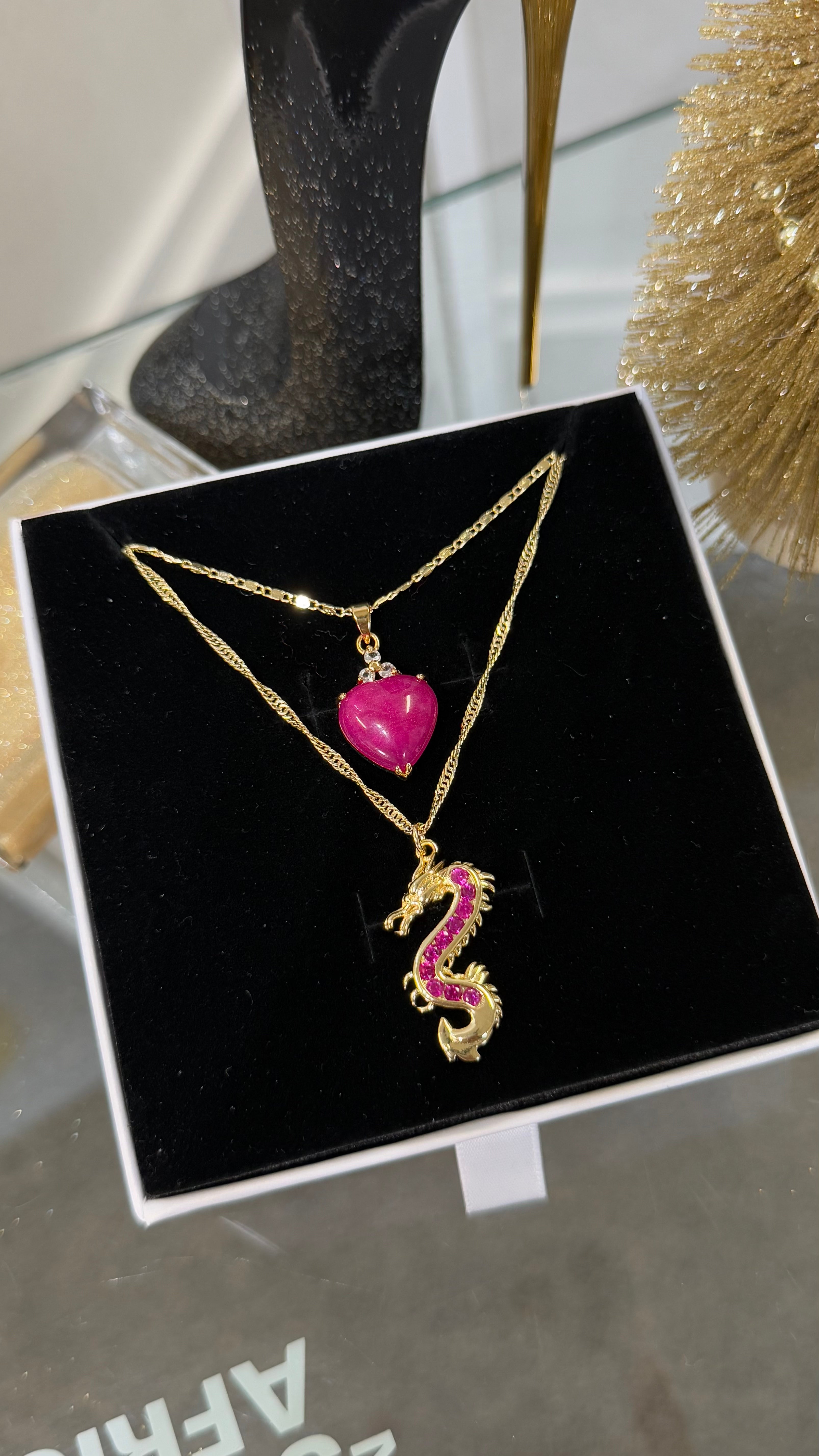 Mondragón Magenta Necklace Set