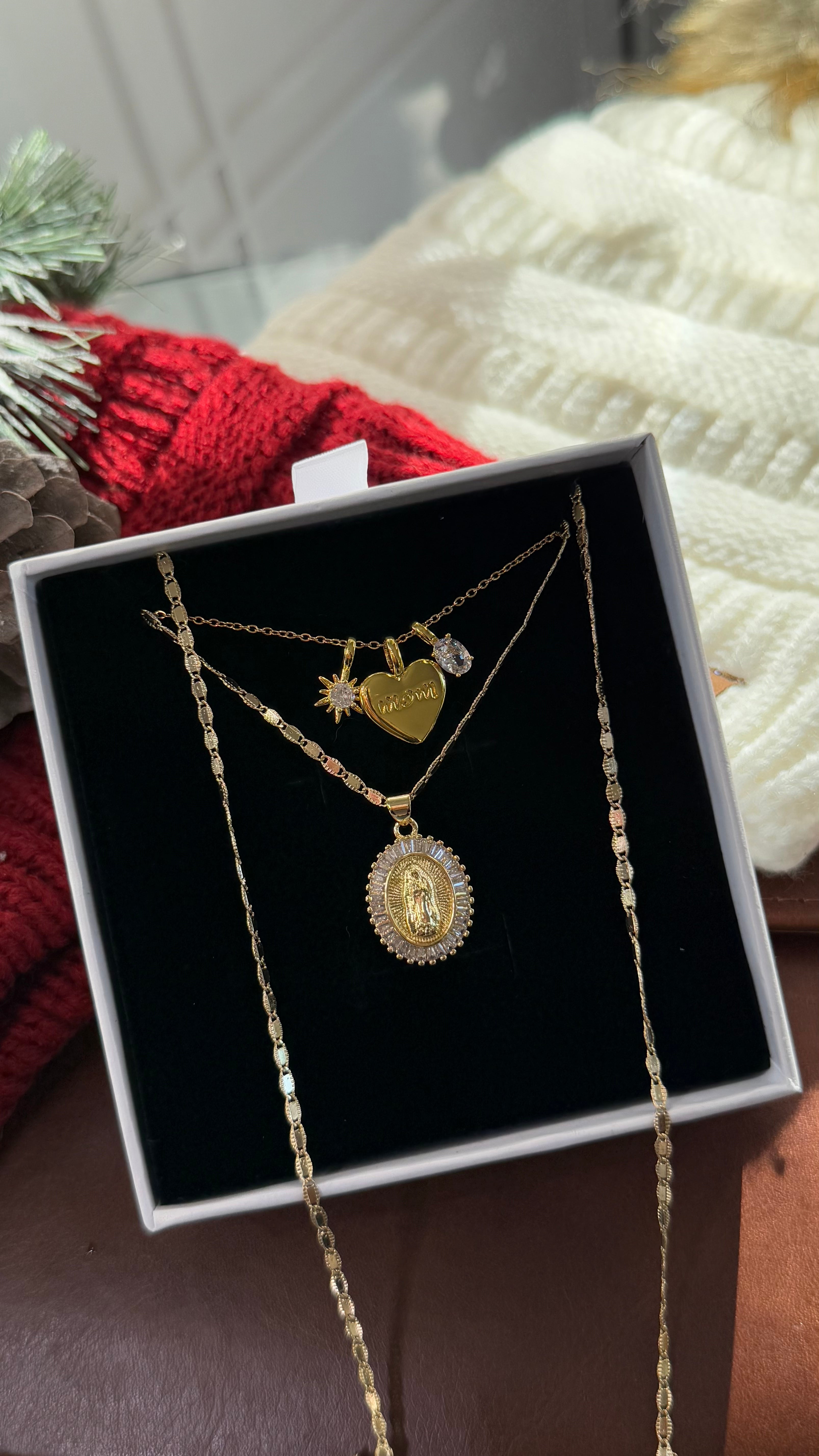 Faithful Mom Necklace Set