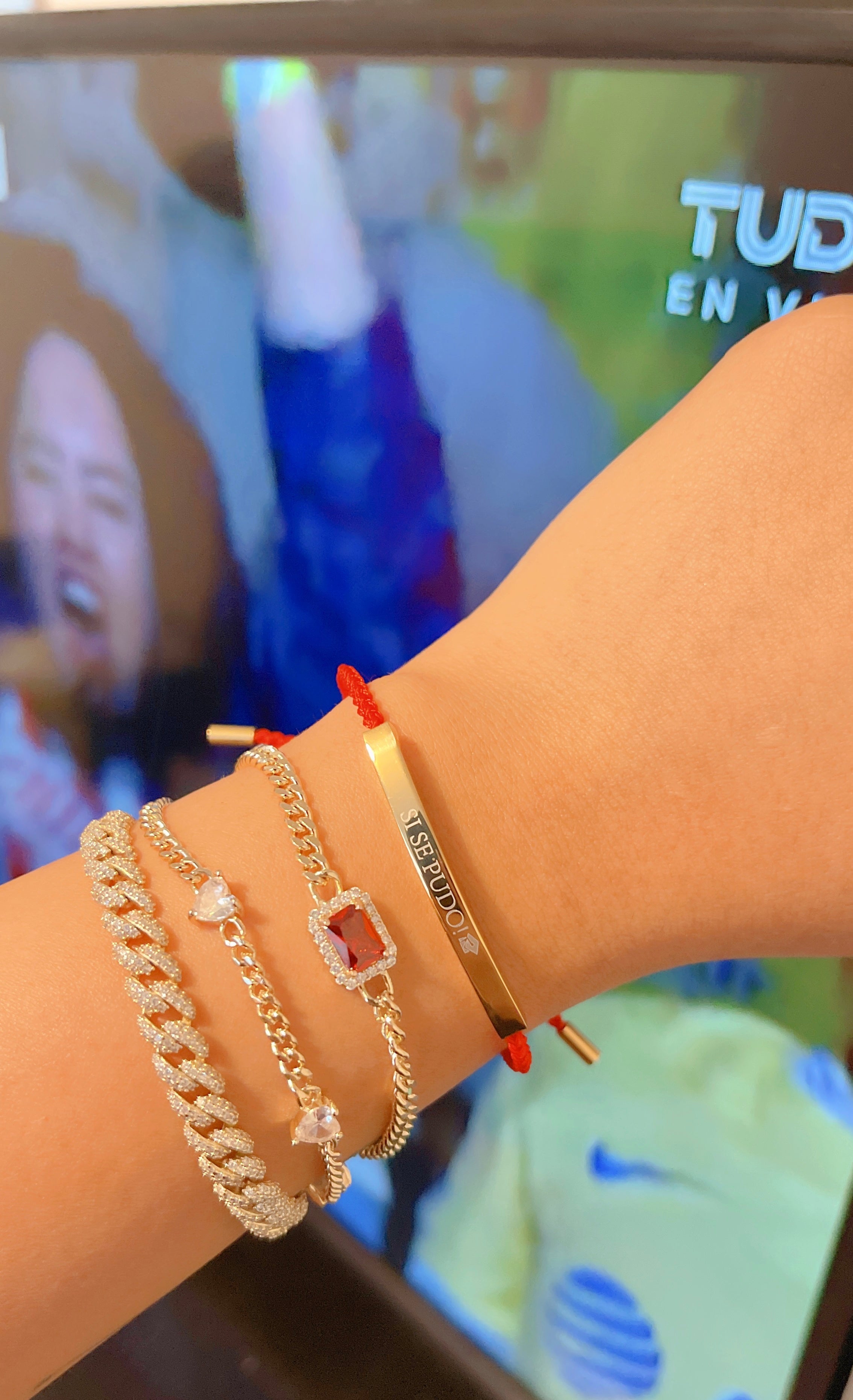 Pulsera roja “Graduate 2022” (VENTA FINAL)